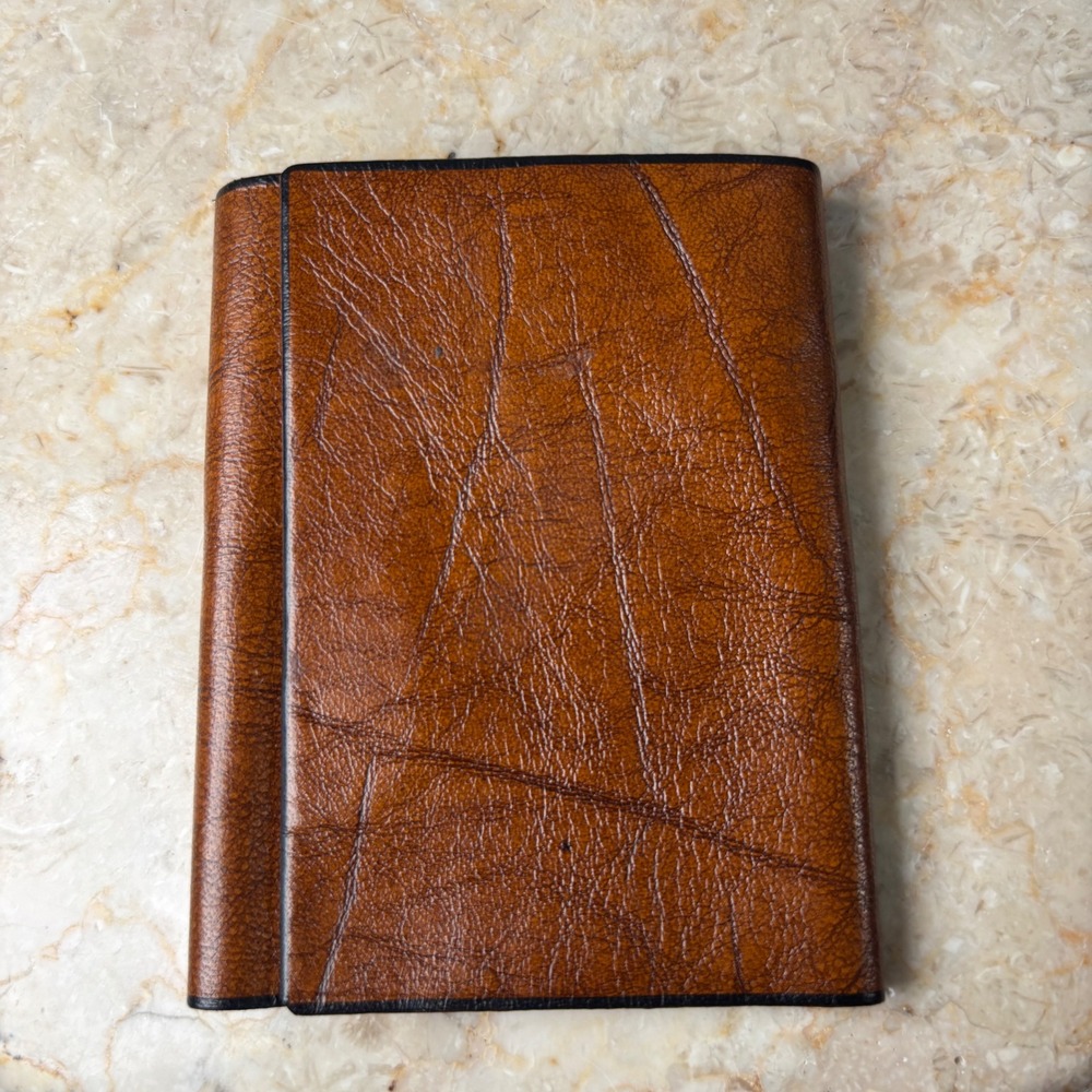 Amity Key Case OS‎ Brown Vintage Cowhide Leather 6 Hook Organizer Snap Closure